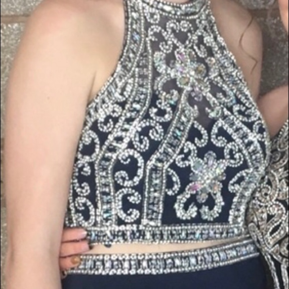 Prom dress - Picture 2 of 2